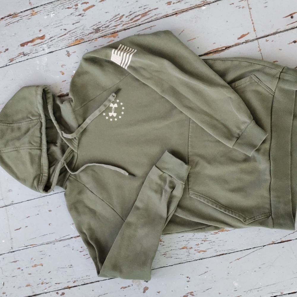 Under Armour Hoodie